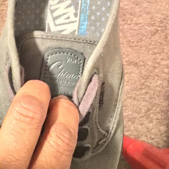 Vans Stone gray & black sneakers. - Picture 4 of 7